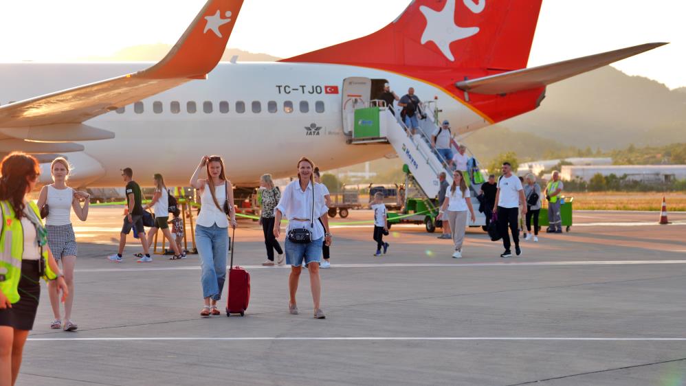 Slovakya'dan Gazipaşa’ya İlk Uçuş Gerçekleşti