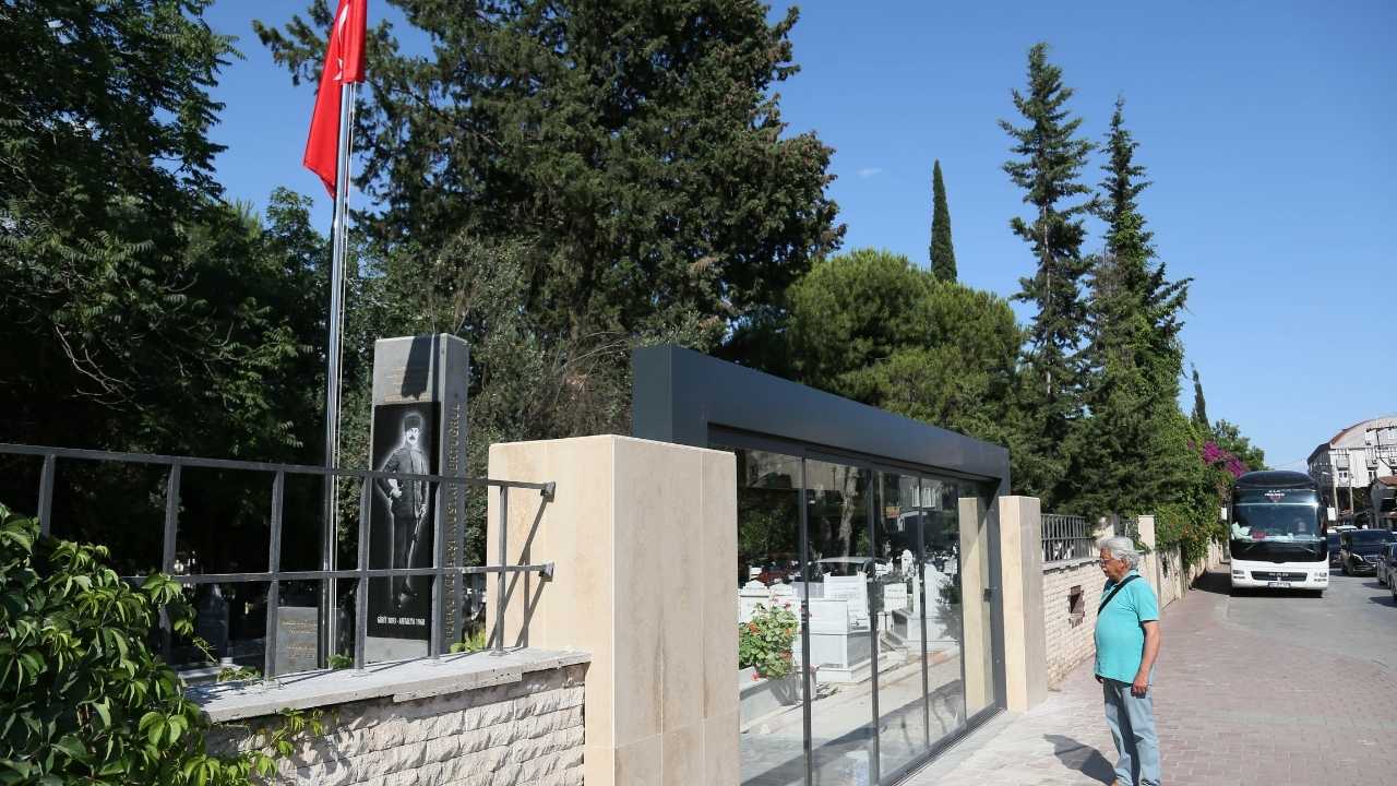 Tarihe Geçen Türk Subayına Antalya’da Anıt Mezar Yapıldı 3