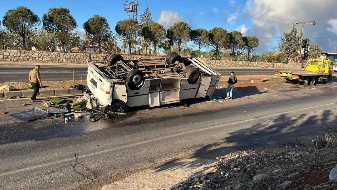 Tarım İşçileriyle Dolu Minibüs Takla Attı2