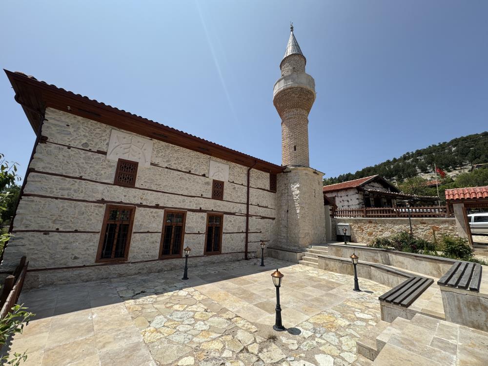 Turistler Antalya'nın 15 Haneli 50 Nüfuslu Köyüne Akın Ediyor