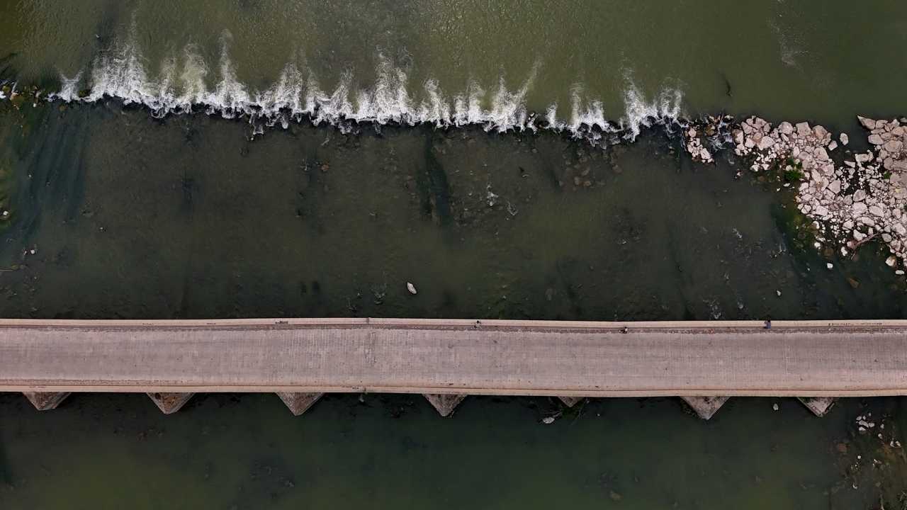 Adana’da 1700 Yıllık Misis Köprüsü Kaderine Terk Edildi 3