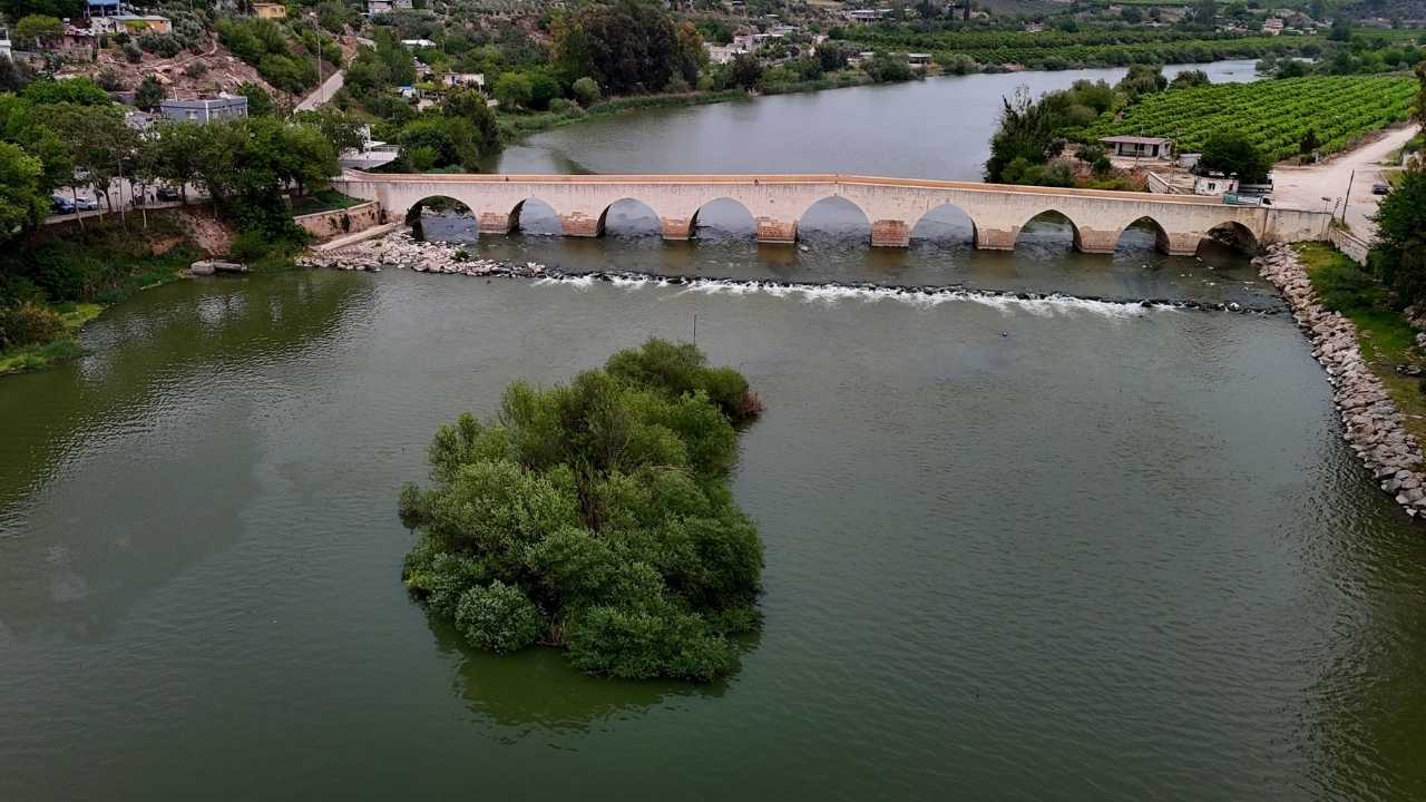 Adana’da 1700 Yıllık Misis Köprüsü Kaderine Terk Edildi 4