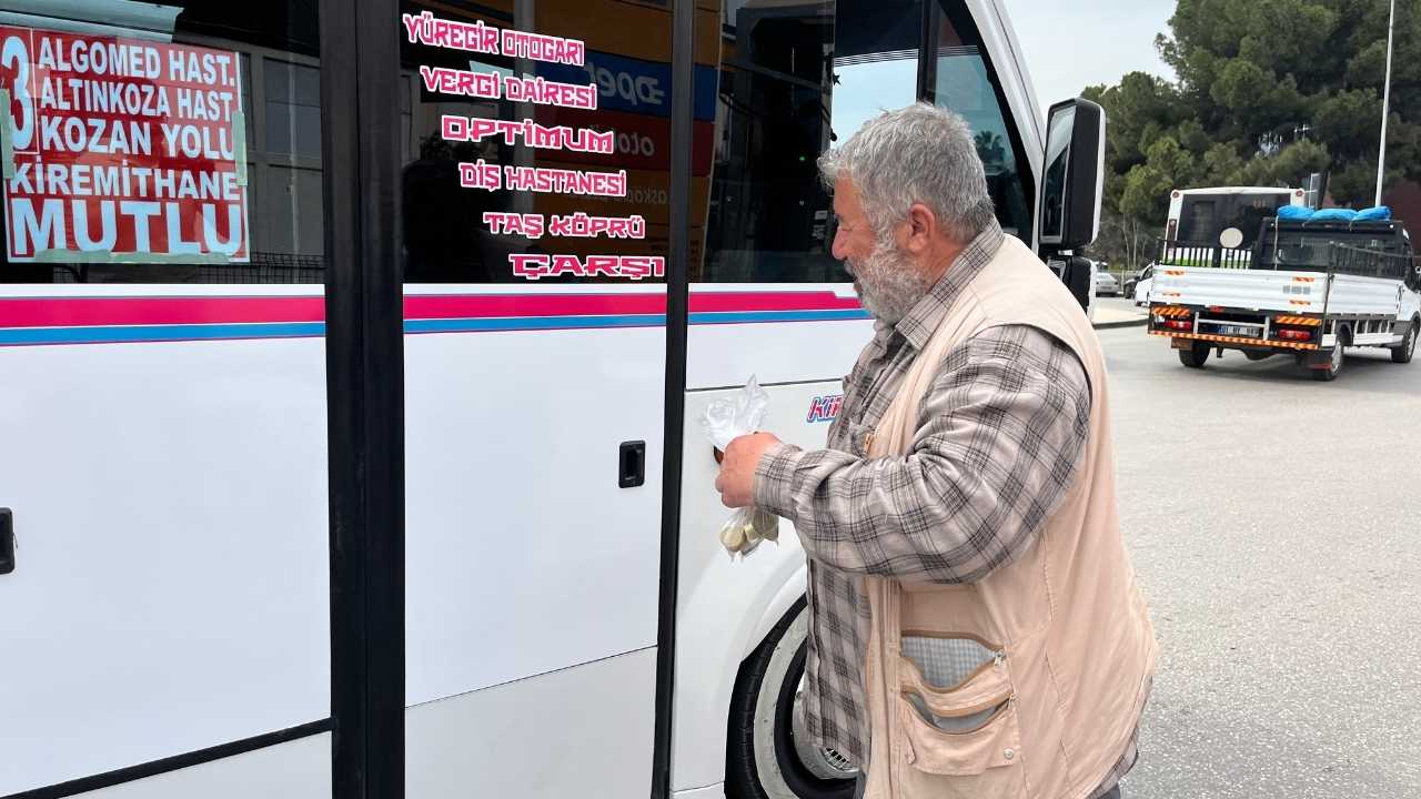 Adana'da Bozuk Para Teminiyle Geçimini Sağlıyor 4