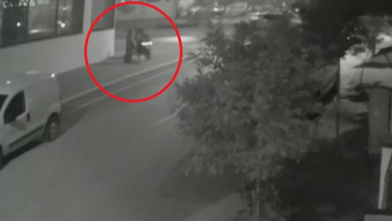 Adana’da Kadını Yerde Sürükleyerek Çantasını Çaldılar3