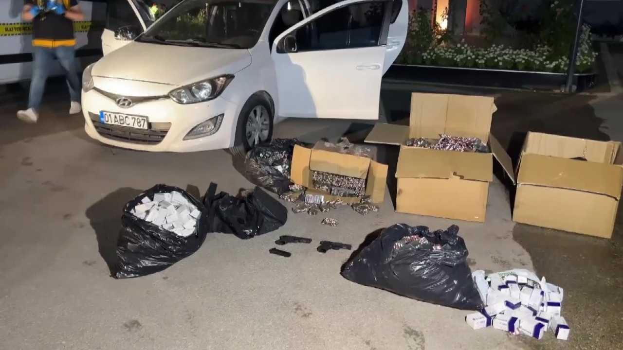 Adana'da Oto Galeri Görünümlü Uyşturucu Noktasına Baskın (1)