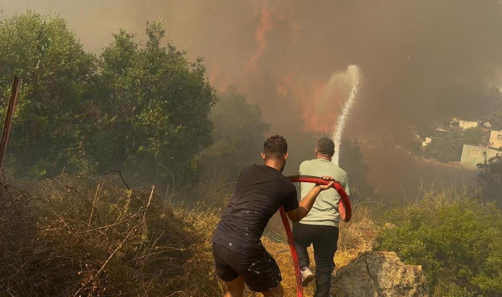 Aksu’da 4 Ayrı Noktada Yangın! Evler Tahliye Edildi