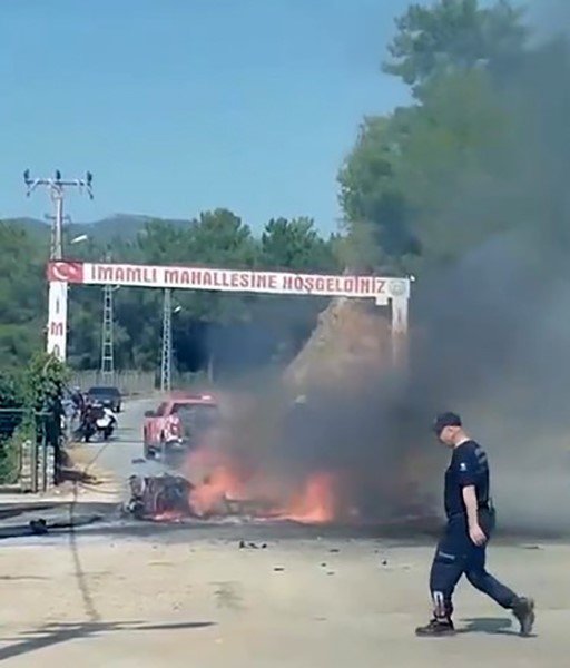 Alanya’da Seyir Halindeyken Alev Alan Otomobil Kül Oldu!