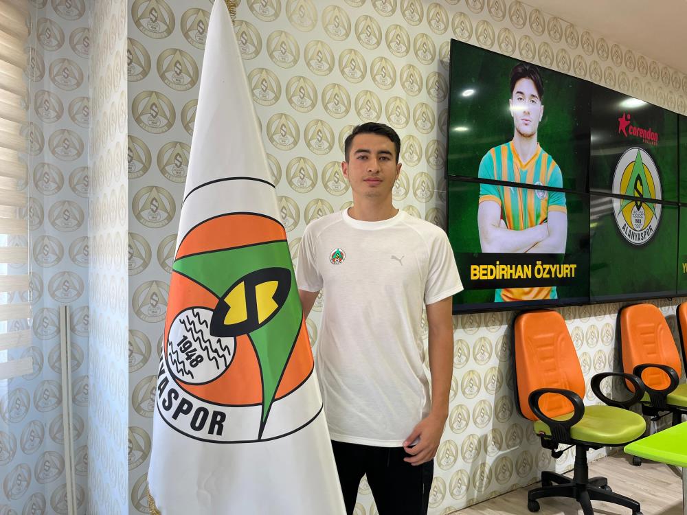Alanyaspor İki Genç Yeteneği Kadrosuna Kattı