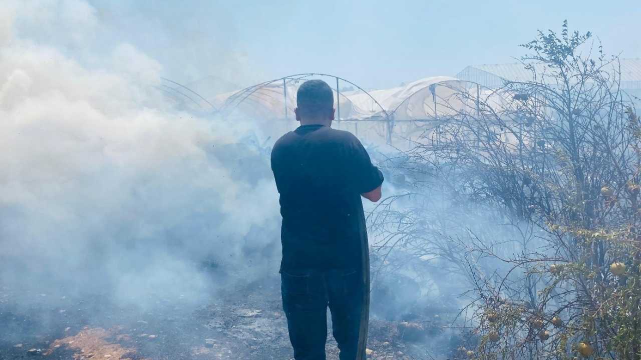 Alevler Serik’te Seraları Vurdu (2)
