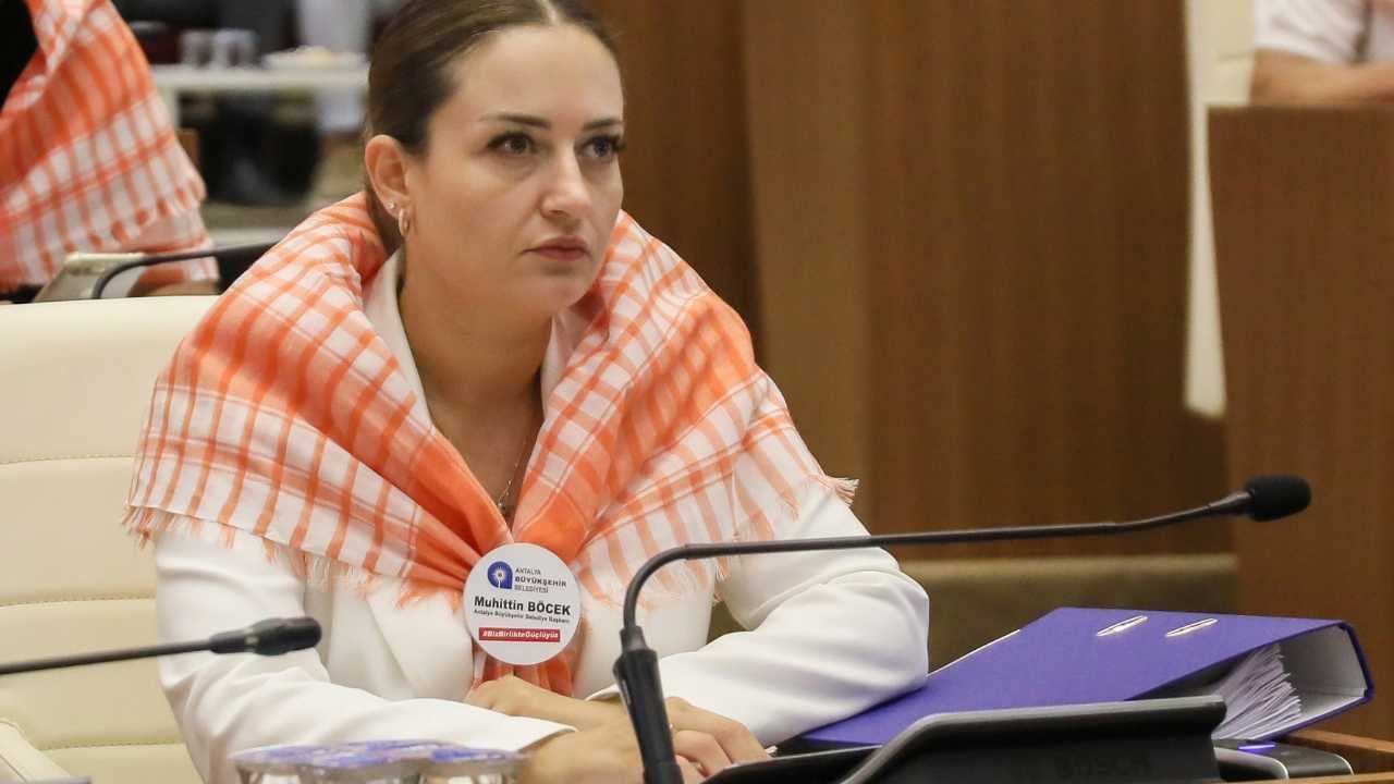 Antalya Büyükşehir Belediye Başkan Vekili Büşra Özdemir Kimdir 4