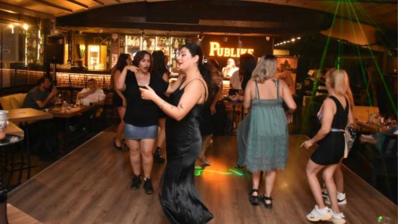 Antalya Da Düzenlenen İran Gecesi Büyük İlgi Gördü