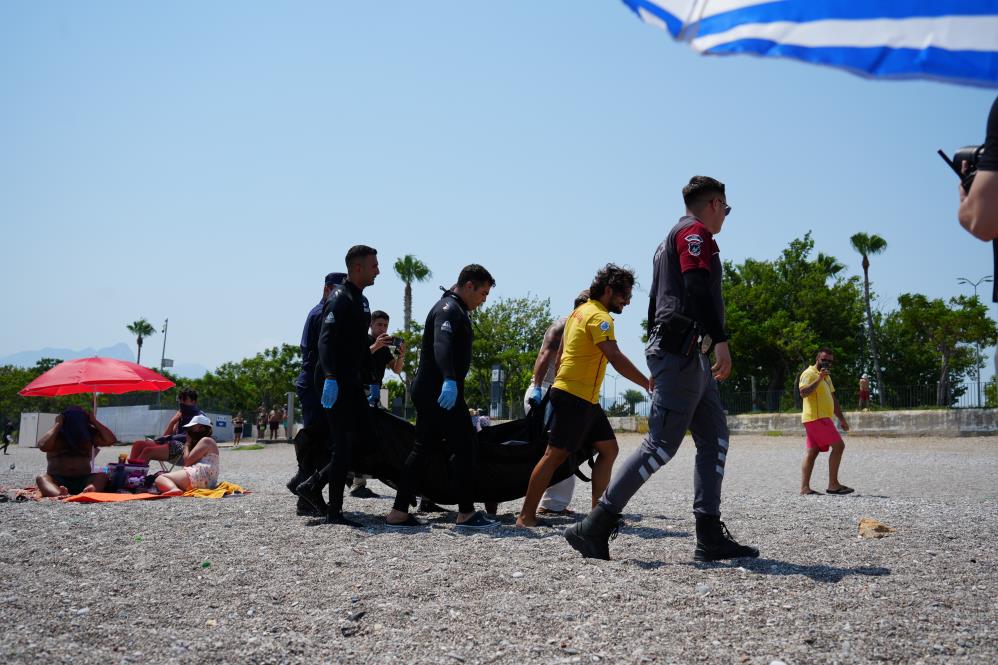 Antalya Konyaaltı Sahili’nde Cansız Beden Bulundu