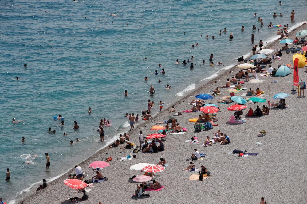 Antalya Sahillerinde Caretta Caretta Isırma Vakaları Arttı