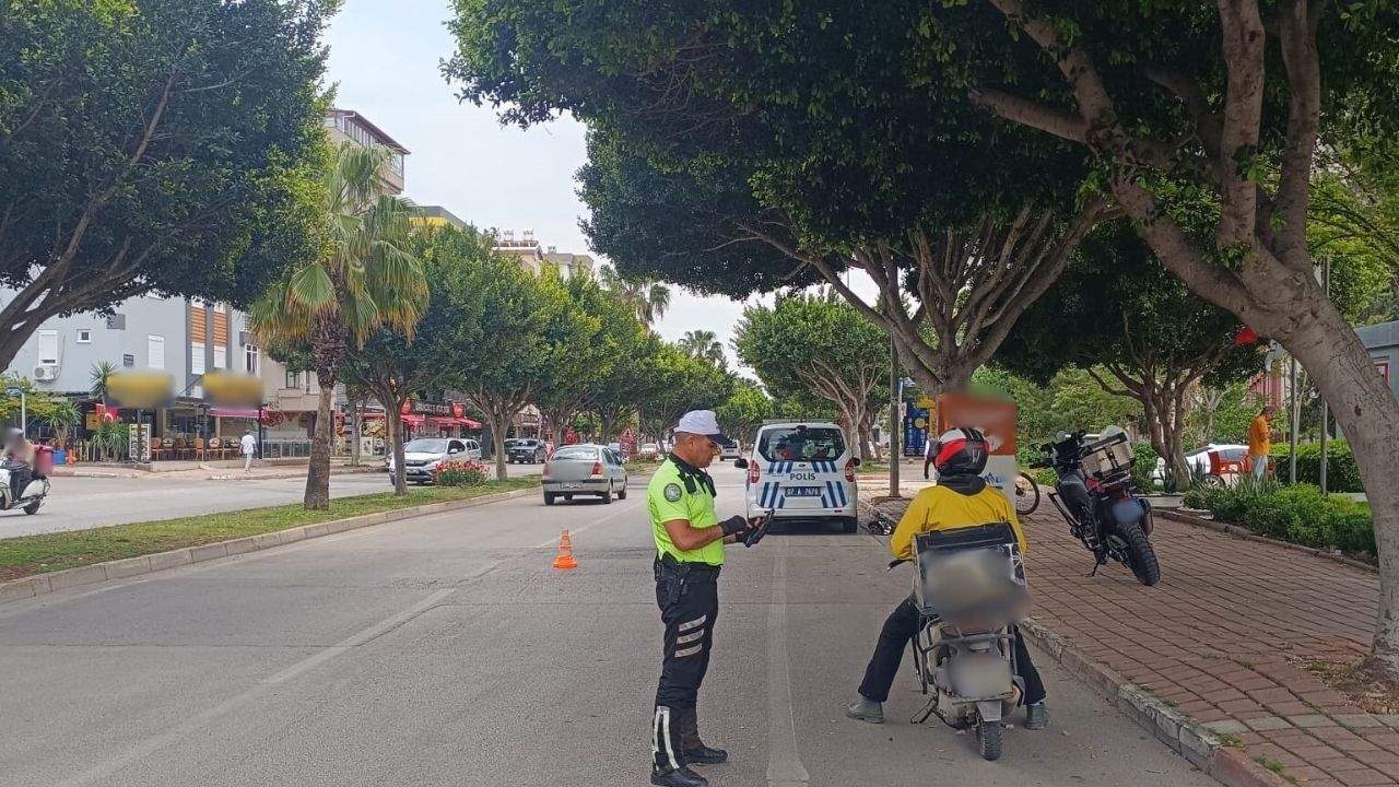 Antalya’da 7 Günde 59 Bin Araç Denetlendi! 16 Bin Sürücüye Ceza Uygulandı 3