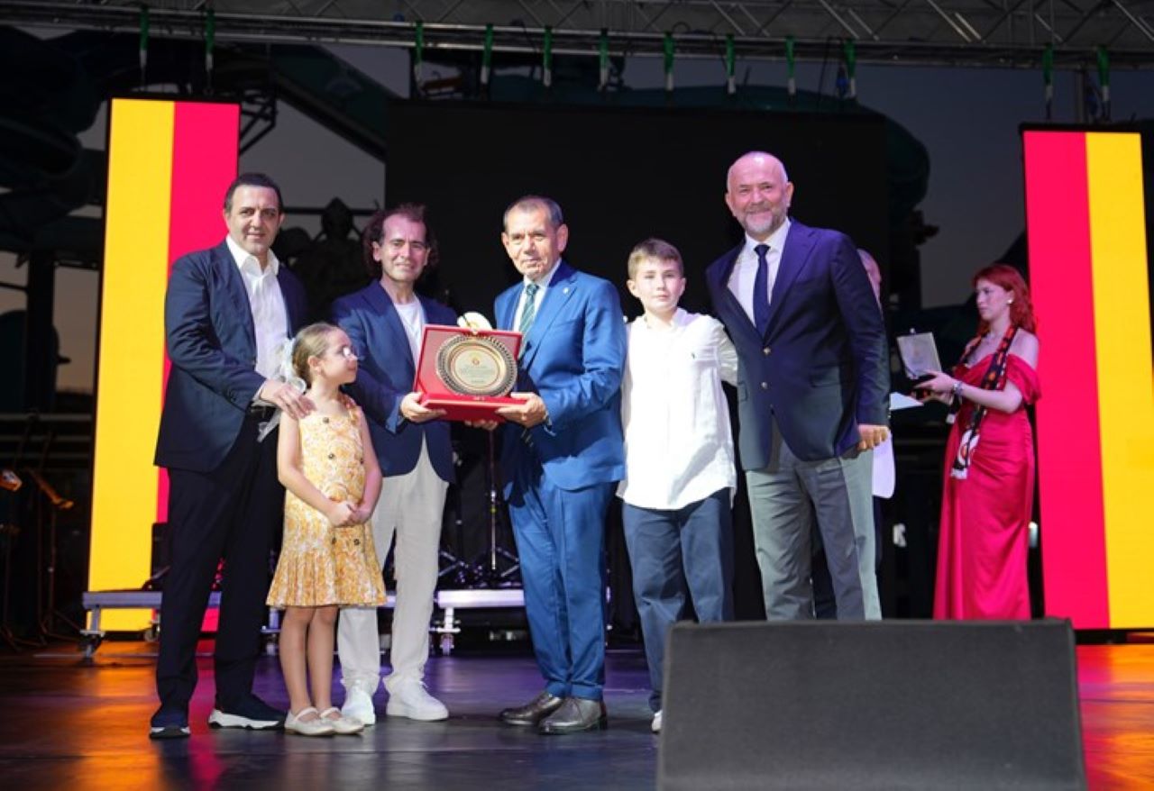 Antalya’da Galatasaray’ın 25'inci Şampiyonluğu Coşkuyla Kutlandı