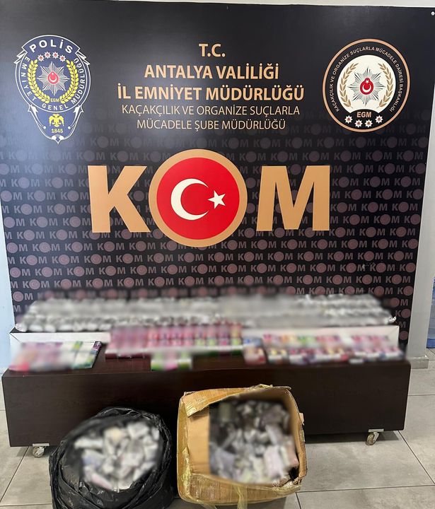 Antalya'da Kaçakçılara Darbe! 67 Bin Kaçak İlaç Ve Binlerce Ürün Yakalandı 3