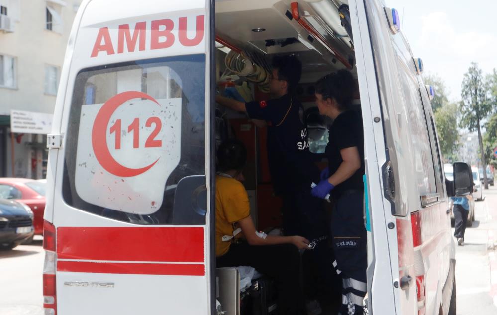 Antalya’da Korkutan Yangın! 7’si Çocuk 10 Kişi Kurtarıldı