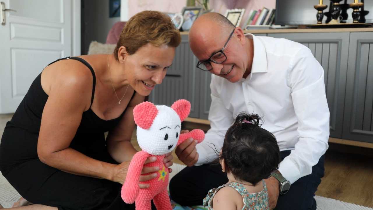 Antalya’da Minik Bir Kalp Sıcacık Bir Yuvaya Kavuştu 3