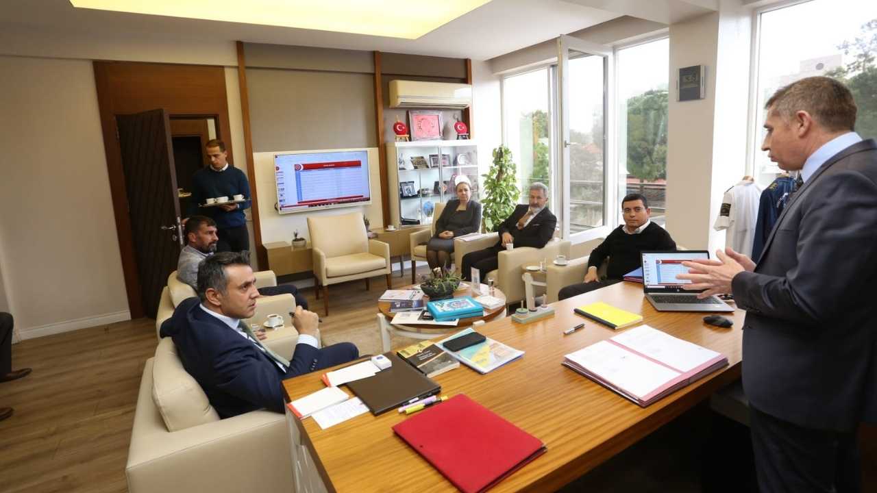 Antalya’da O Mahalle ‘45 Yıldır Cezalı’ 'Okul Yok, Sağlık Ocağı Yok, Yol Yok!' (2)
