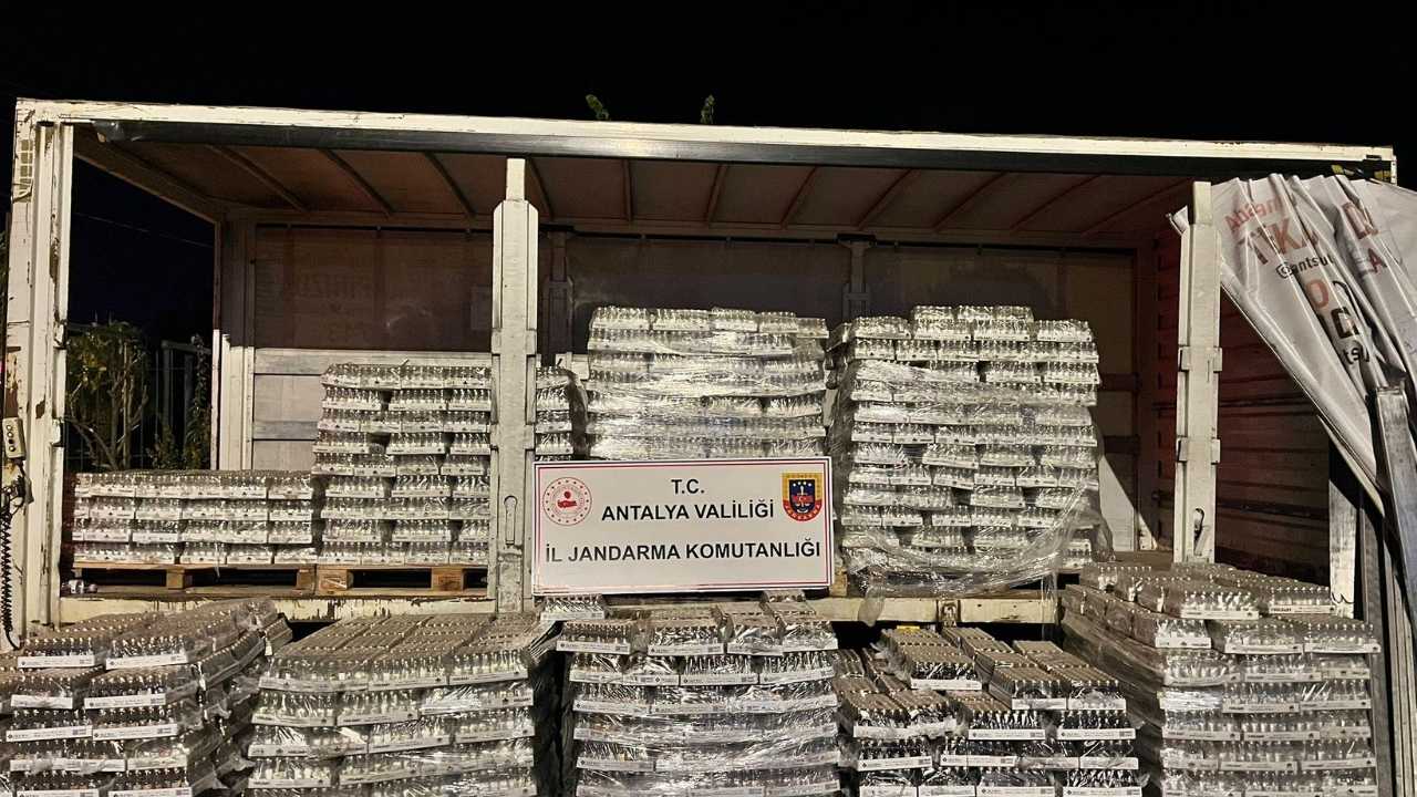 Antalya'da Sahte İçki İmalathanesine Baskın 45 Bin Litre Kaçak Alkol Ele Geçirildi 4