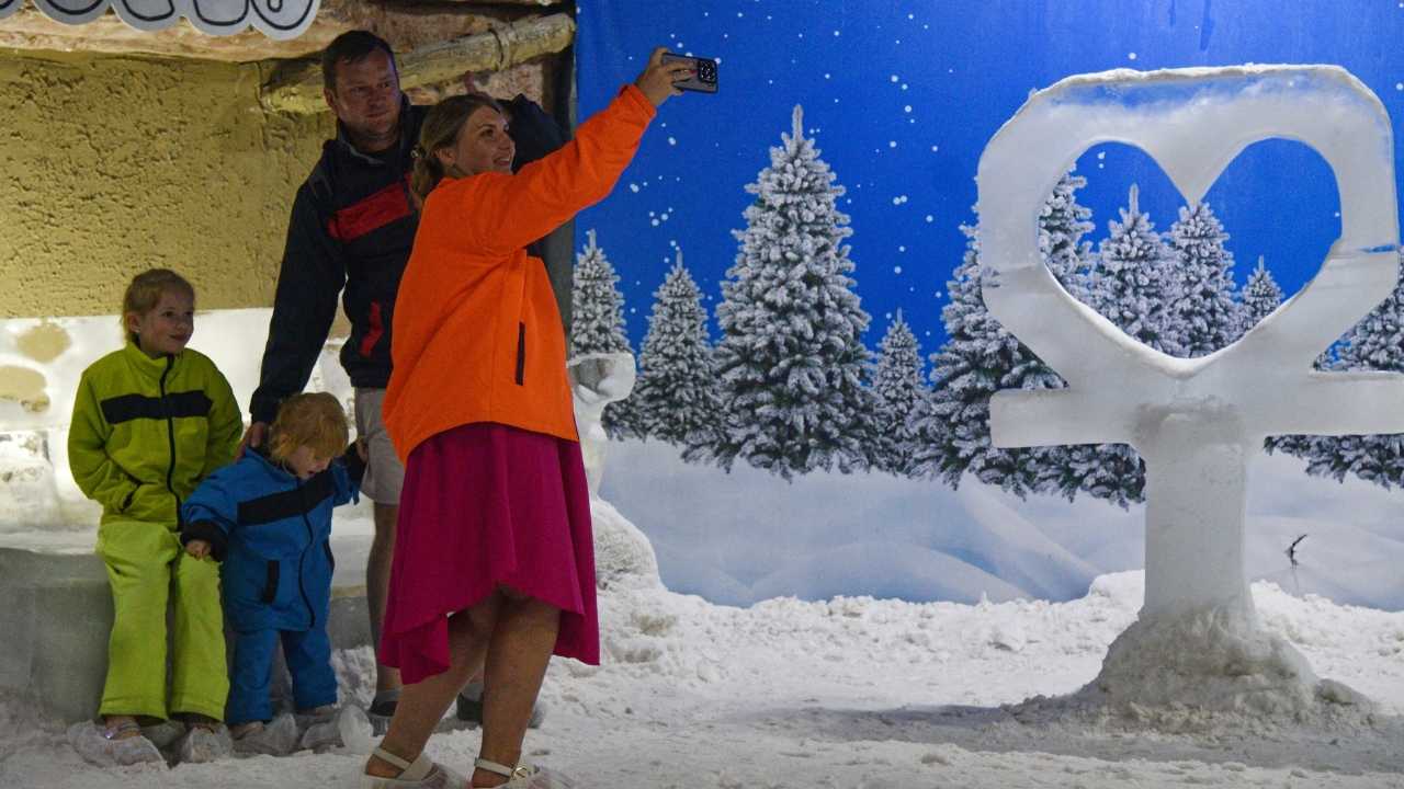 Antalya’da Tatilcilerin Yeni Gözdesi Kar Odası Ferahlığı (2)