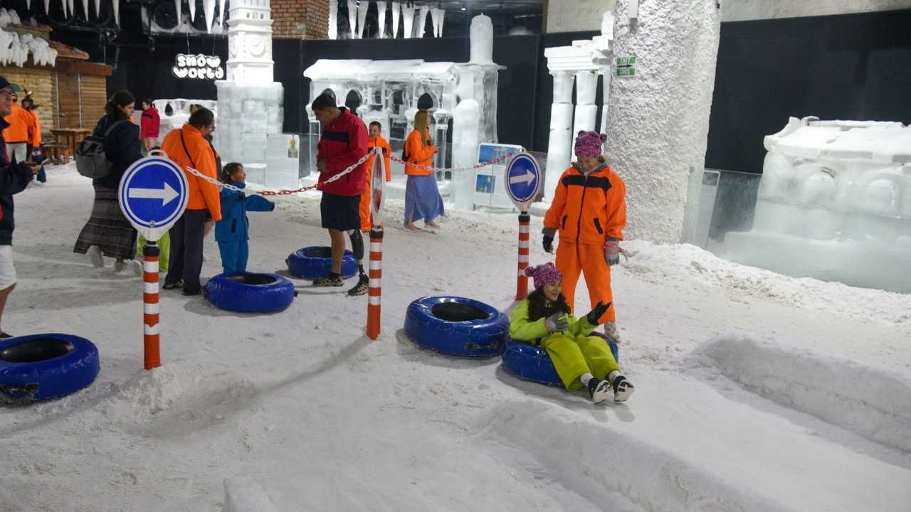 Antalya’da Tatilcilerin Yeni Gözdesi Kar Odası Ferahlığı (3)