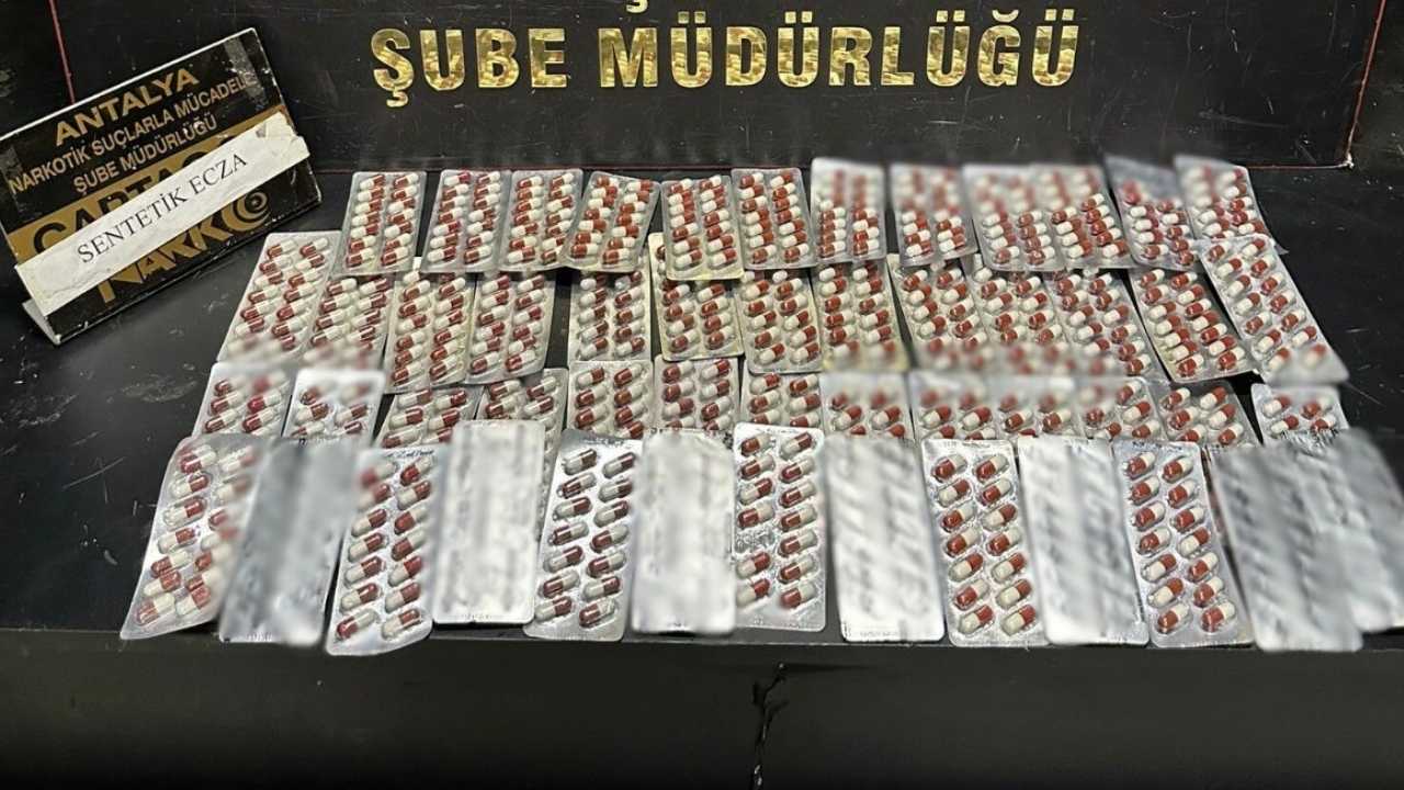 Antalya’da Uyşturucu Operasyonları 24 Gözaltı, Binlerce Ecza Maddesi (4)
