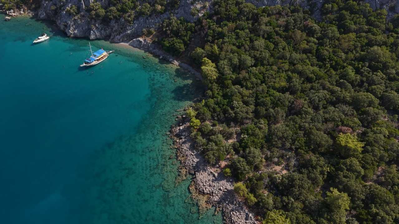 Antalya’nın Karadan Ulaşılamayan Saklı Koyları Büyülüyor 2