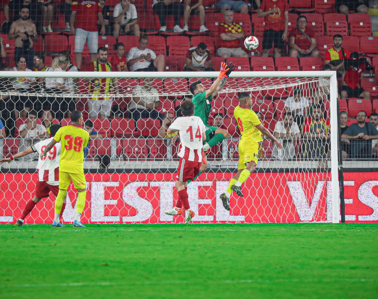 Antalyaspor Hazırlık Maçında Göztepe'ye Kaybetti