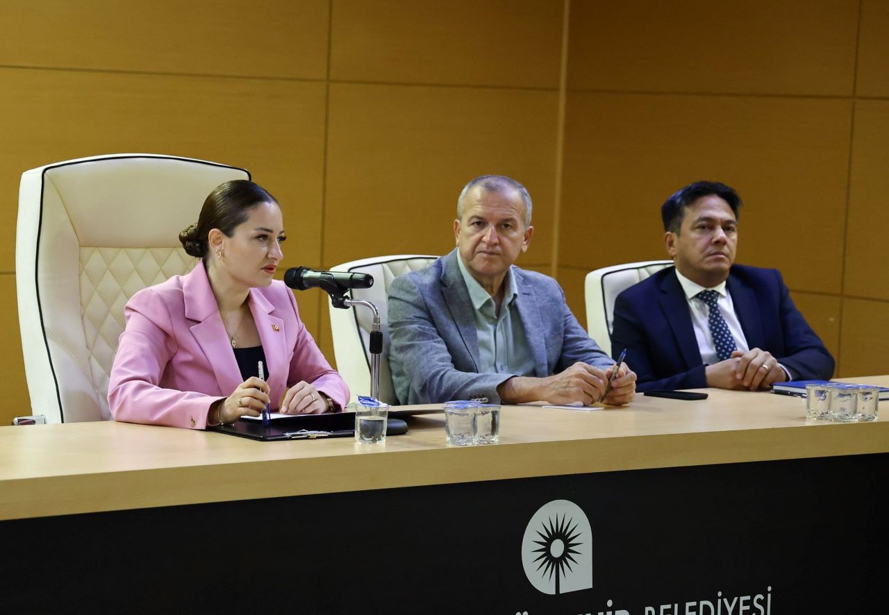 Büşra Özdemir’den İlk Kritik Toplantı!