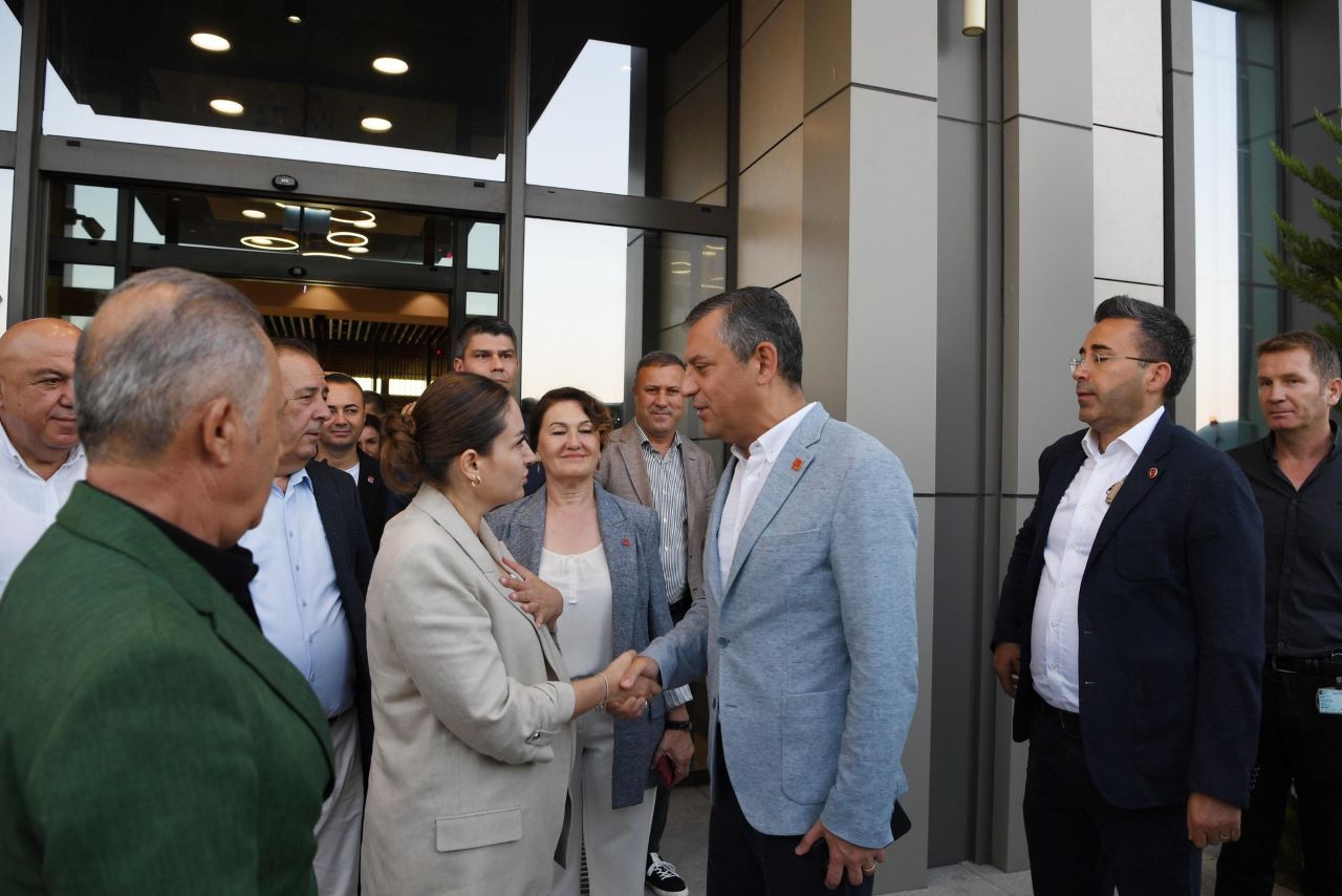CHP Genel Başkanı Özel Antalya'dan Ayrıldı