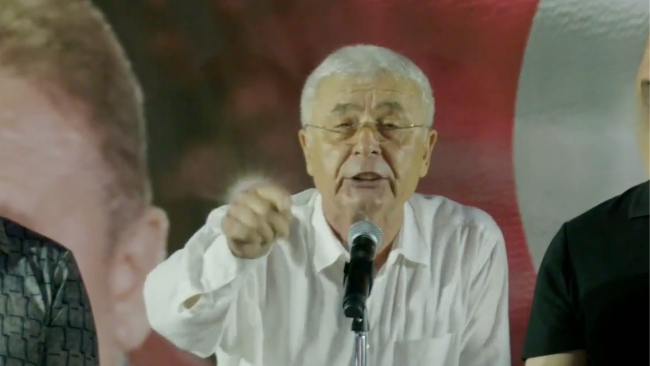 Cumhuriyet Halk Partisi Grup Başkanvekili Ali Mahir Başarır, Antalya Büyükşehir Belediyesi Önünde Halka Sesleniyor!