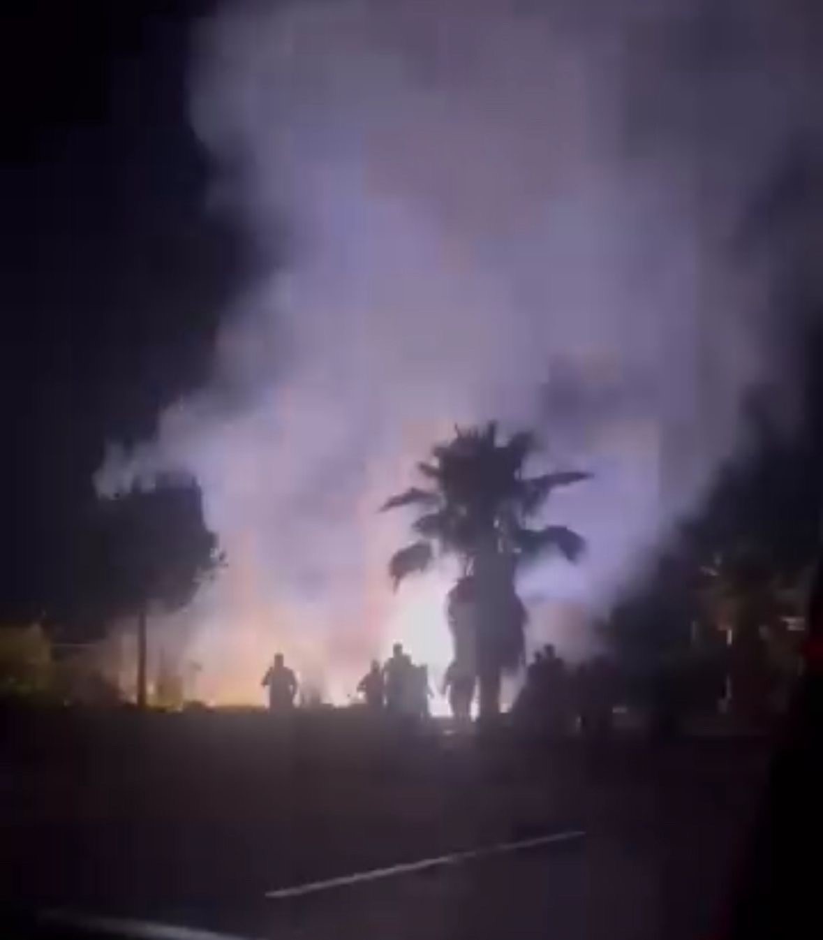 Gazipaşa'da Gece Yarısını Alevler Aydınlattı
