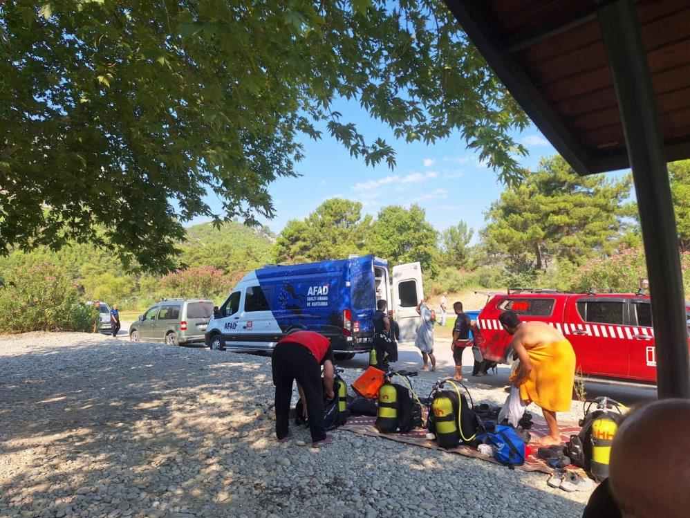 Antalya’da Irmağa Giren 16 Yaşındaki Gençten Hala Haber Yok 1