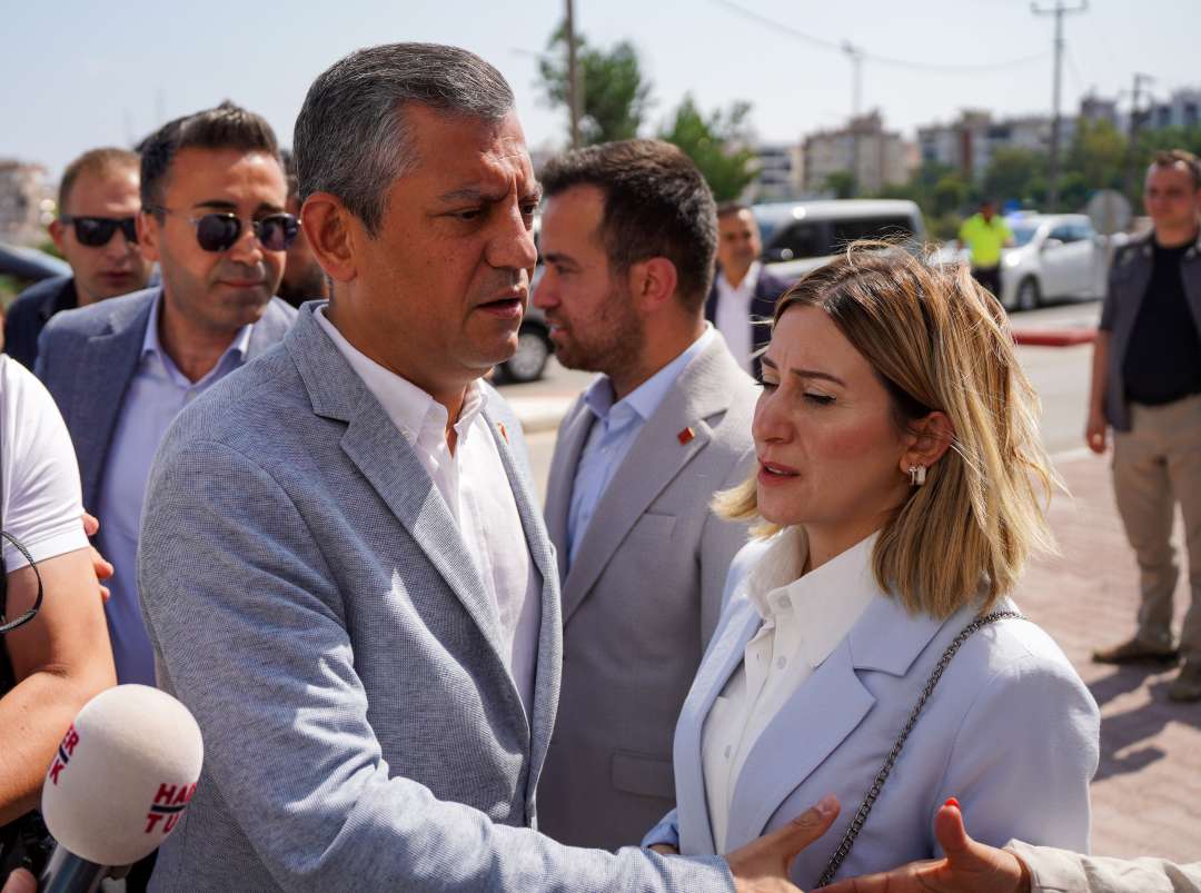 Özgür Özel Cezaevinde Muhittin Böcek’i Ziyaret Etti 1