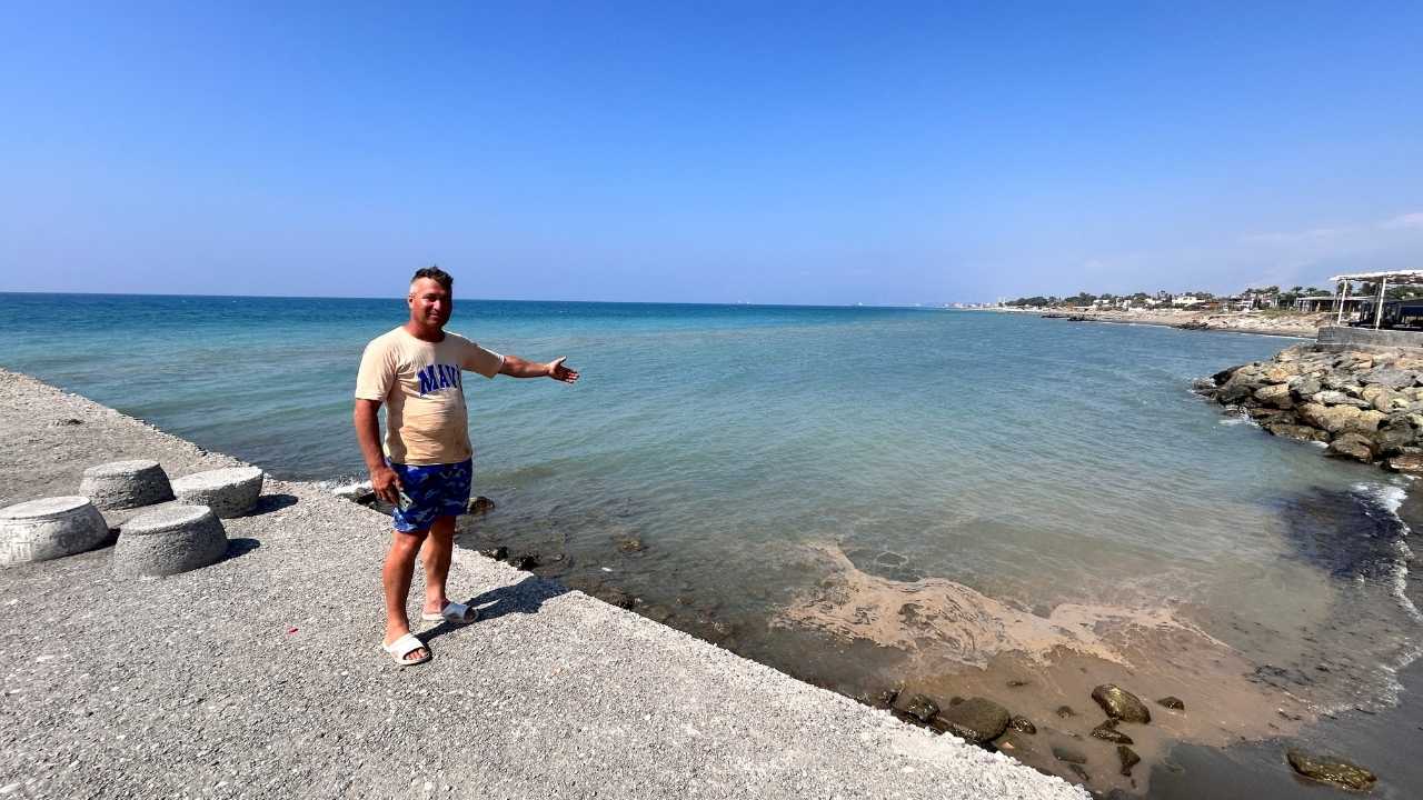 Hatay Arsuz Sahilinde Deniz Renk Değiştirdi4