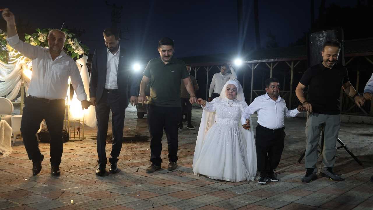 Hatay’da 21 Yıldır Engel Tanımayan Aşk Düğünle Taçlandı 2
