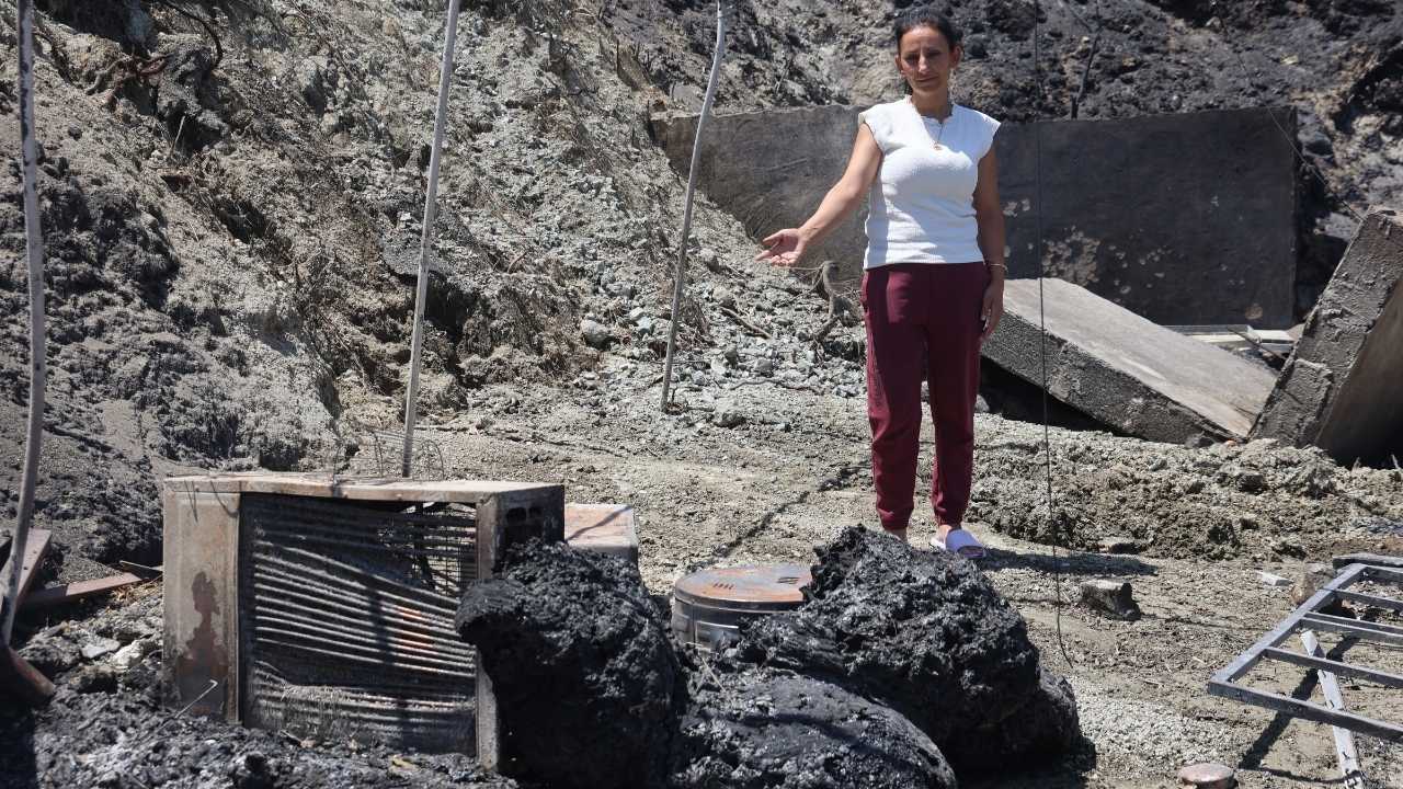 Hatay’da Depremzedenin Yeni Ev Umudu Yangında Kül Oldu 2