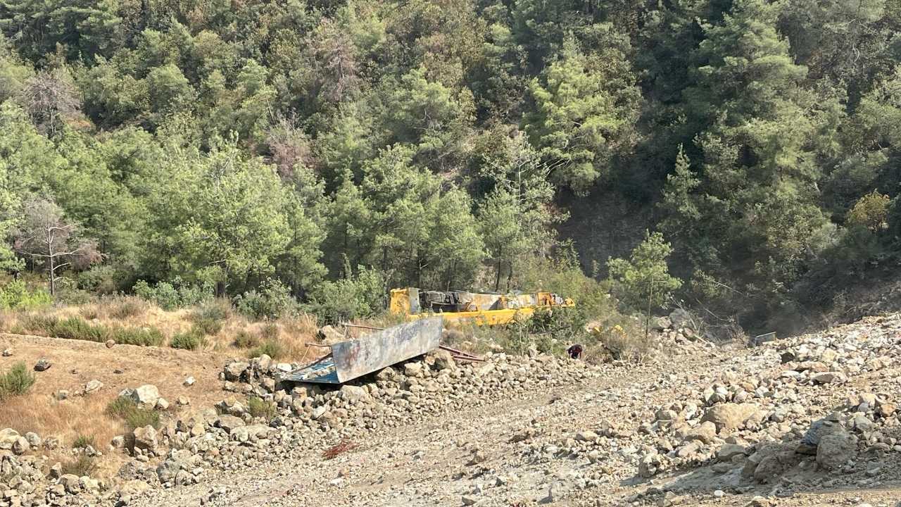 Hatay’da Freni Boşalan Vinç Araçları Biçip Uçuruma Düştü4