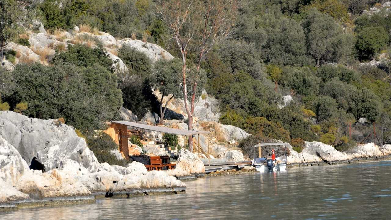 Kekova’da Kaçak Villa Skandalı Danıştay ‘Yıkın’ Dedi, Hala Kiralanıyor! 6