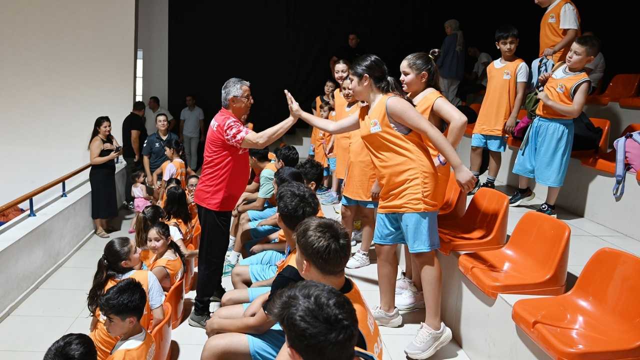 Kemer’de Ücretsiz Basketbol Ve Voleybol Kurslarına Yoğun İlgi 3