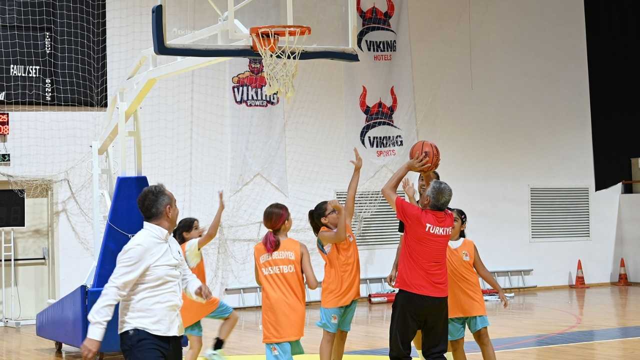 Kemer’de Ücretsiz Basketbol Ve Voleybol Kurslarına Yoğun İlgi 4
