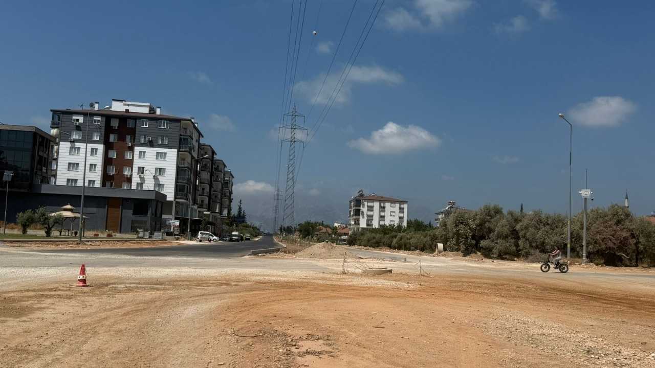 Kepez Göçerler’de İki Yıldır Süren Asfalt Bekleyişi 4