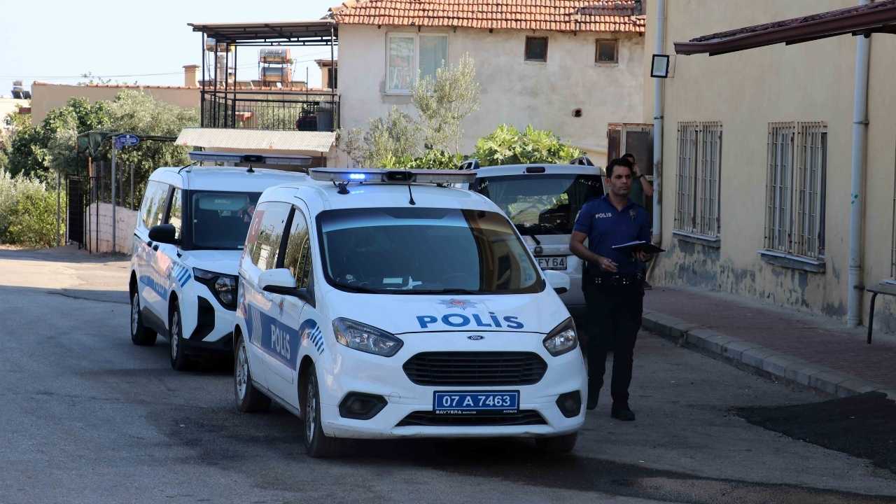 Kepez'de Eziyet İddiası! O Evdeki Çift Gözaltında (1)