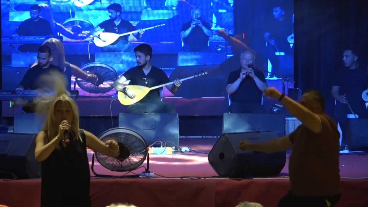 Kumluca Baysıfest'te Trt Sanatçısına Dron Çarptı 7