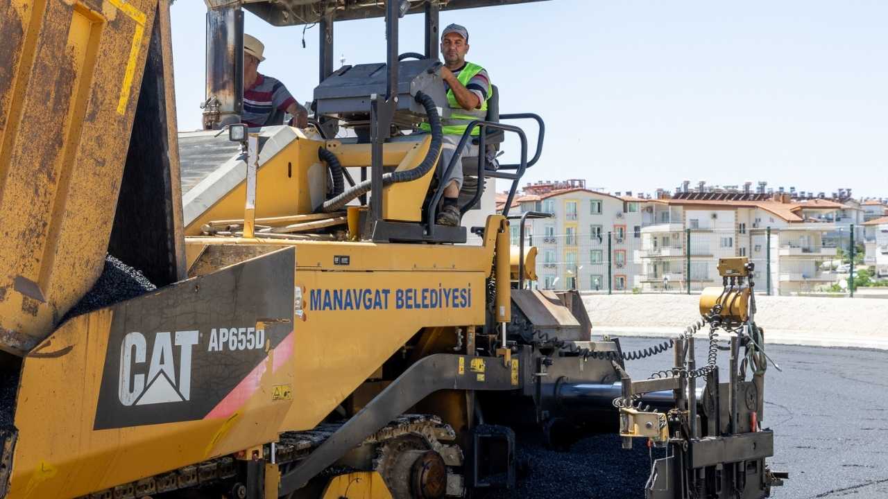 Manavgat’ta Kırsaldan Merkeze Asfalt Mesaisi 2