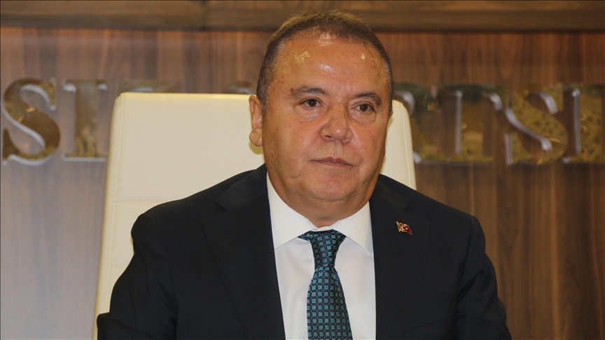 Muhittin Böcek Yeniden Hastaneye Kaldırıldı
