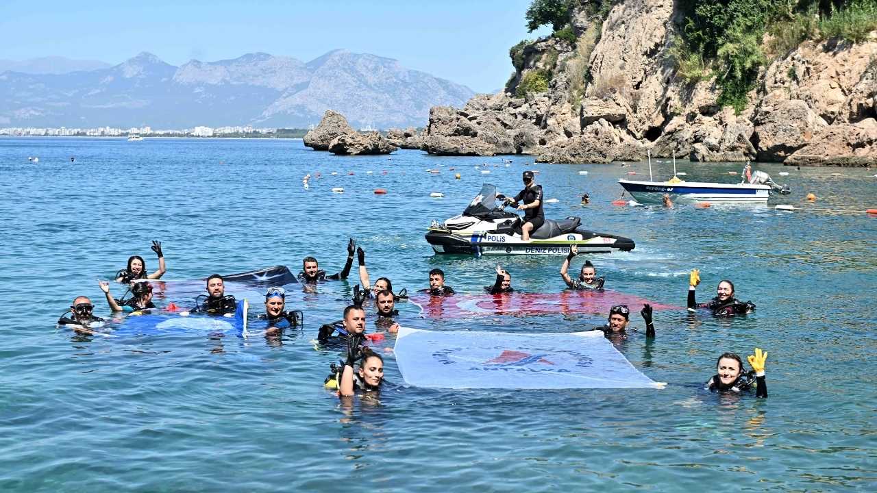 Muratpaşa'nın Falez Plajlarına 10. Kez Mavi Bayrak Ödülü 2