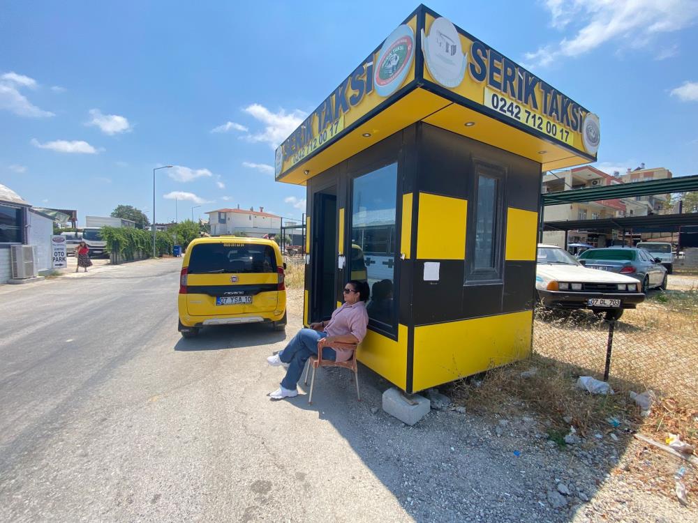 Serik'te Eşinden İlham Alan Kadın Direksiyonu 12 Yıldır Bırakmıyor
