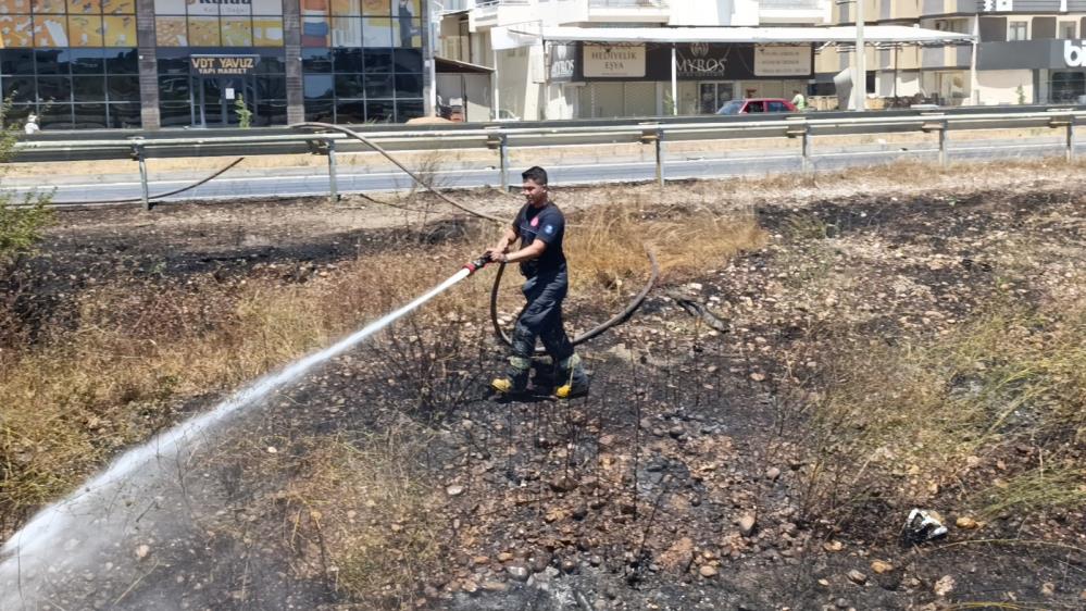 Sigara İzmariti Manavgat’ı Yaktı! Alevler Evleri Teğet Geçti12 (1)
